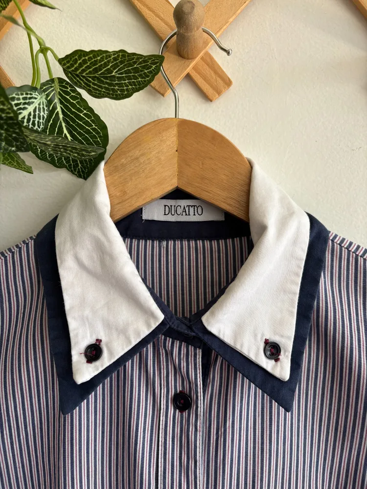 Camisa listrada azul e branco