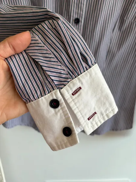 Camisa listrada azul e branco