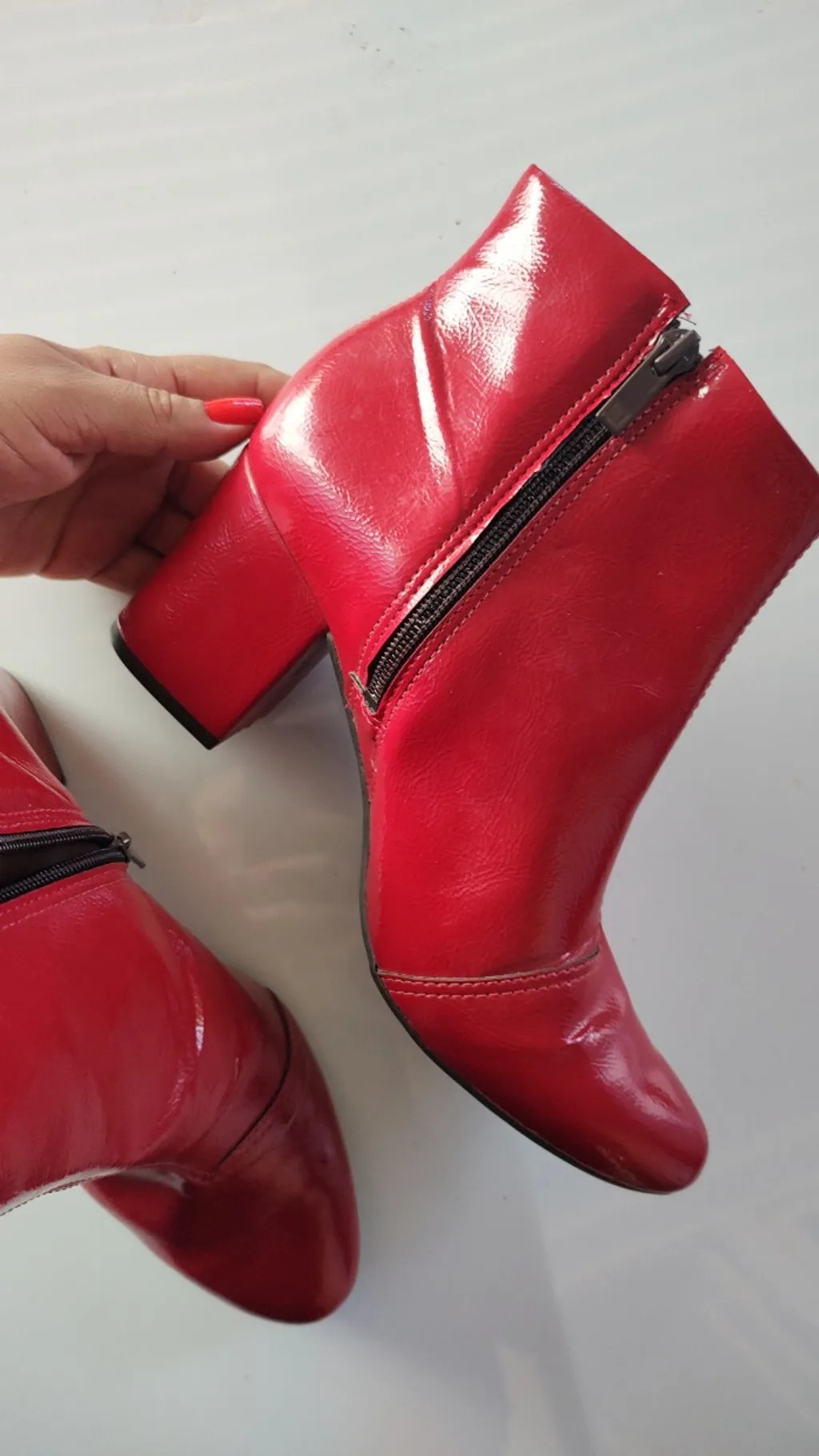 Bota Dakota Vermelho Verniz