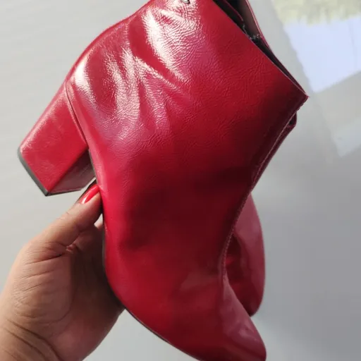 Bota Dakota Vermelho Verniz