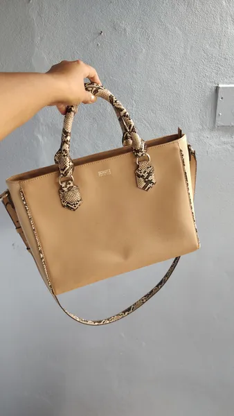 Bolsa Schutz