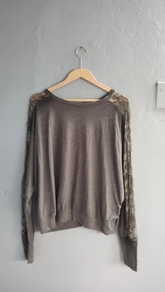Blusa com renda Ecquus