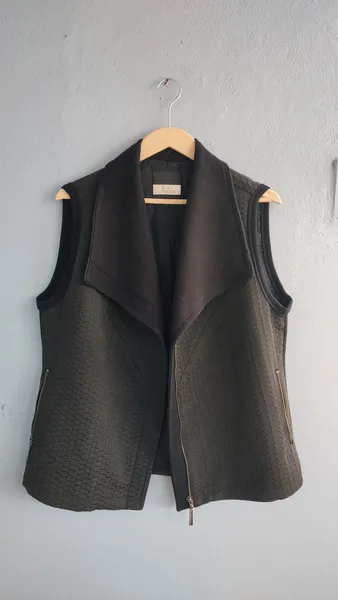 Colete Preto com zíper