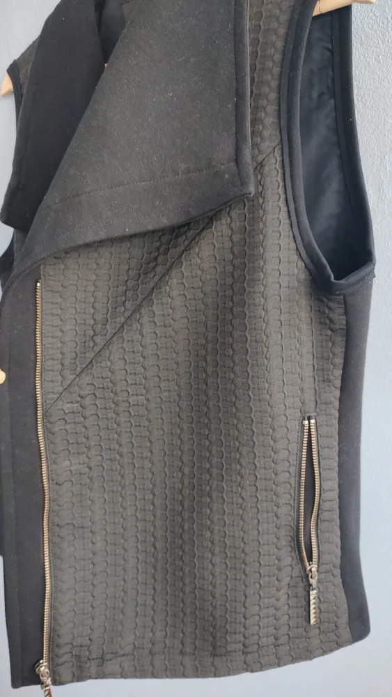 Colete Preto com zíper