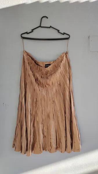 Saia Midi dourada