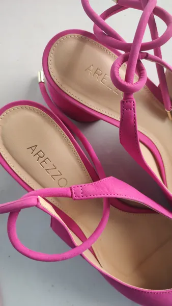Sandália Arezzo nobuck rosa