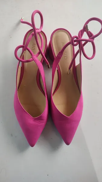 Sandália Arezzo nobuck rosa