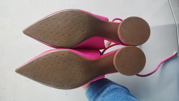 Sandália Arezzo nobuck rosa