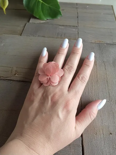 Anel de flor ajustável