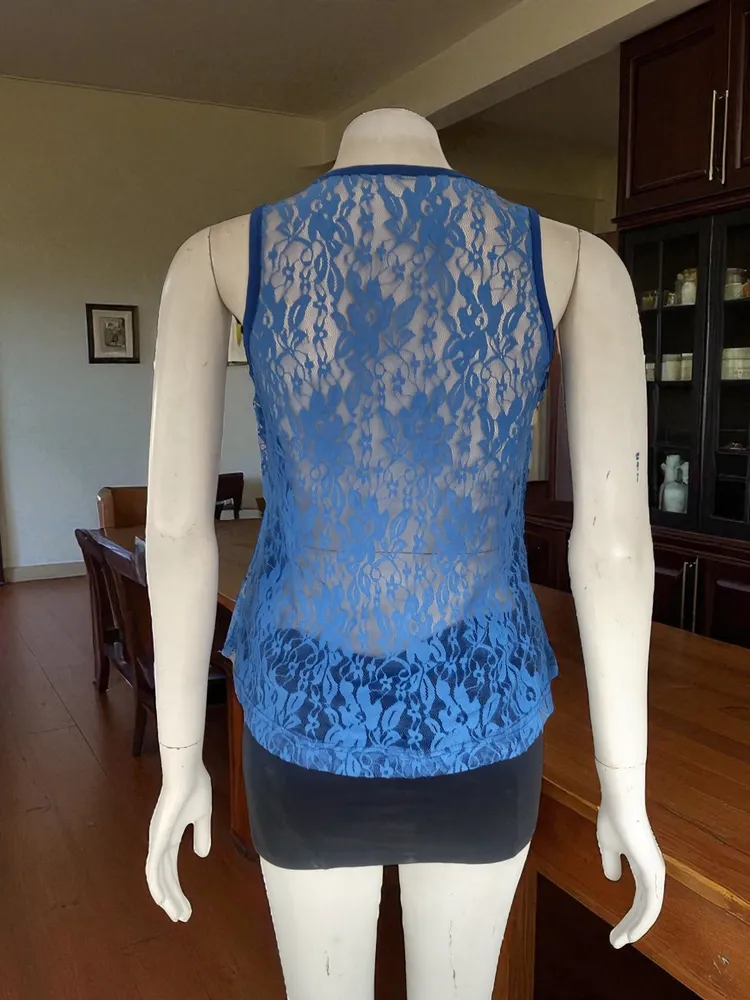 Regata azul renda com forro frontal