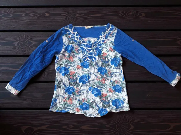 Blusa azul Bic manga longa estampada Jizan