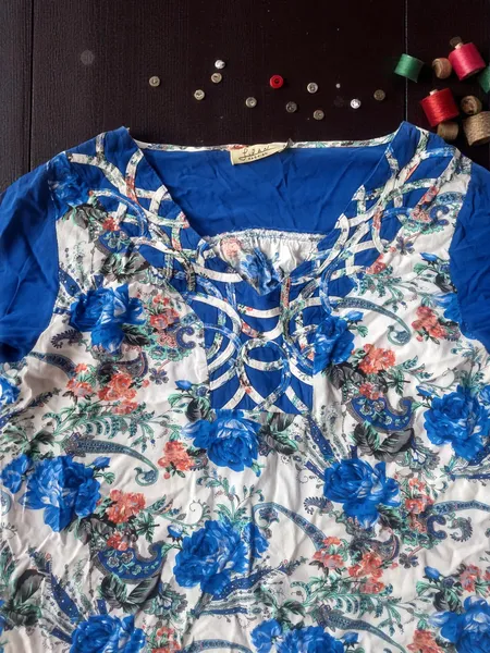 Blusa azul Bic manga longa estampada Jizan