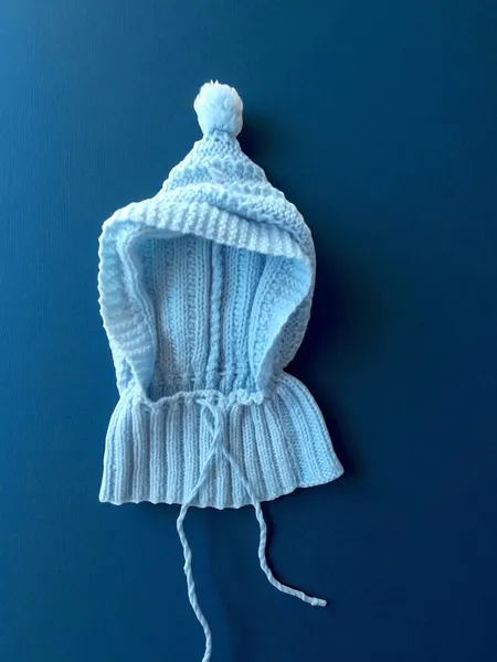 Gorro infantil com gola