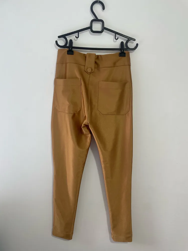 calca feminina caramelo dourada  tam 40