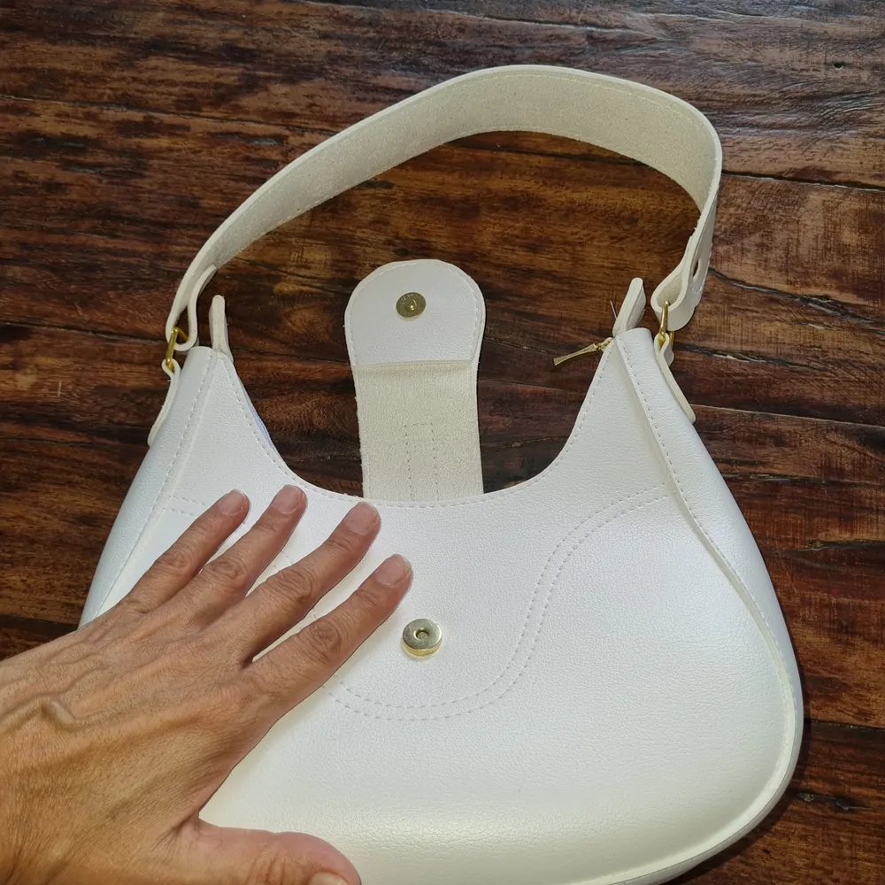 bolsa baguete em couro PU