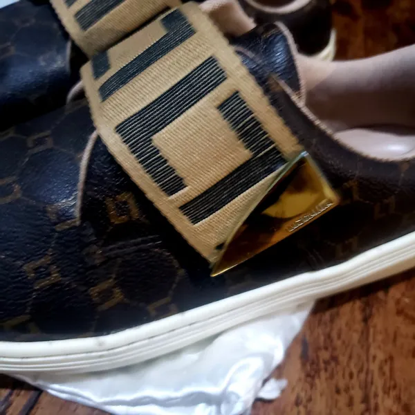 tênis slip on  37