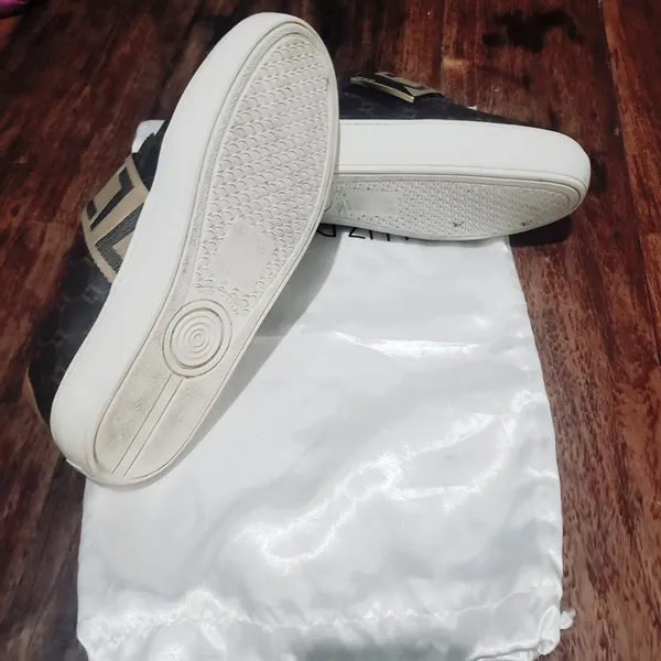 tênis slip on  37