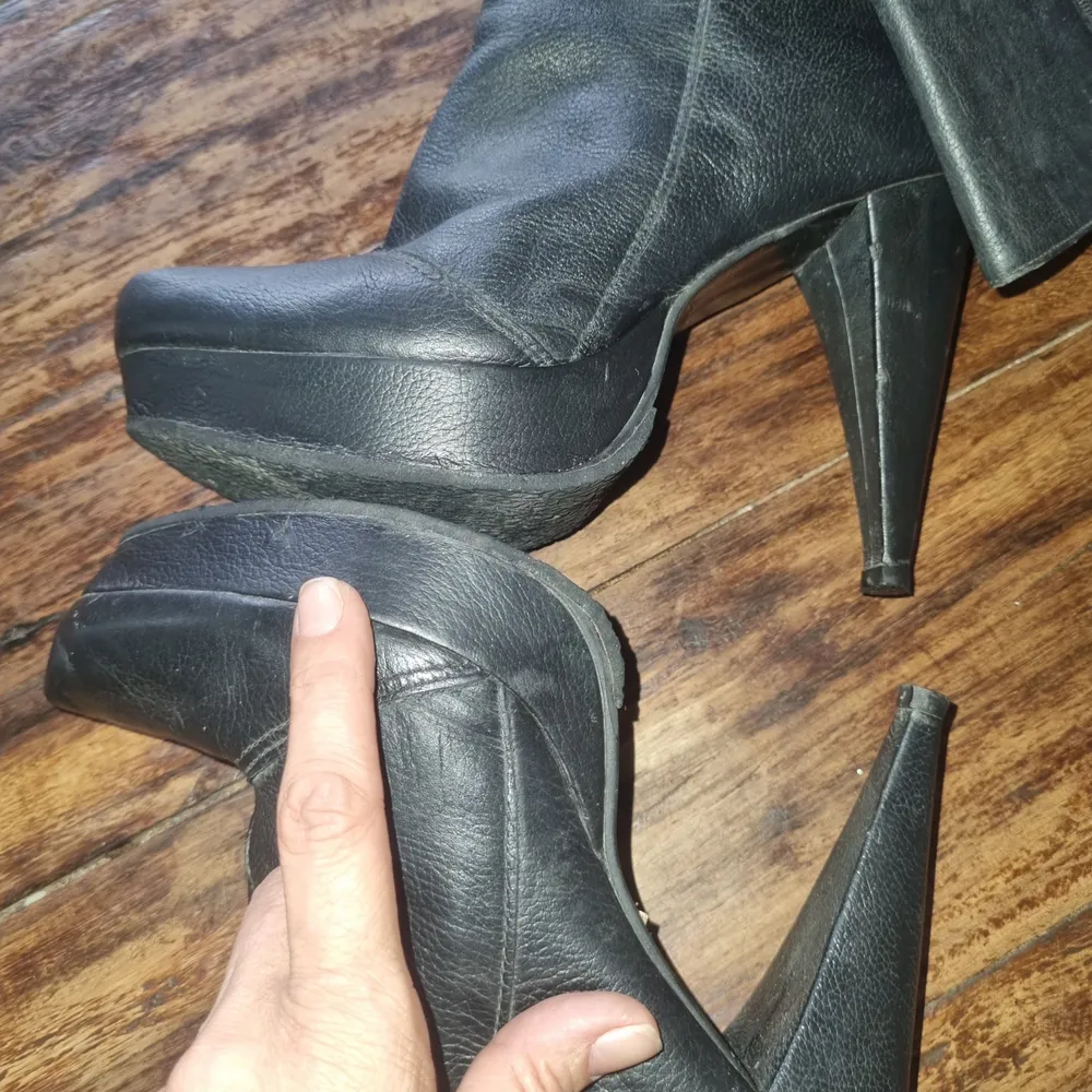 bota em couro legítimo 37
