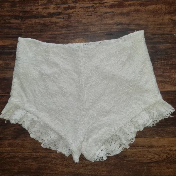 shorts em renda zara 38