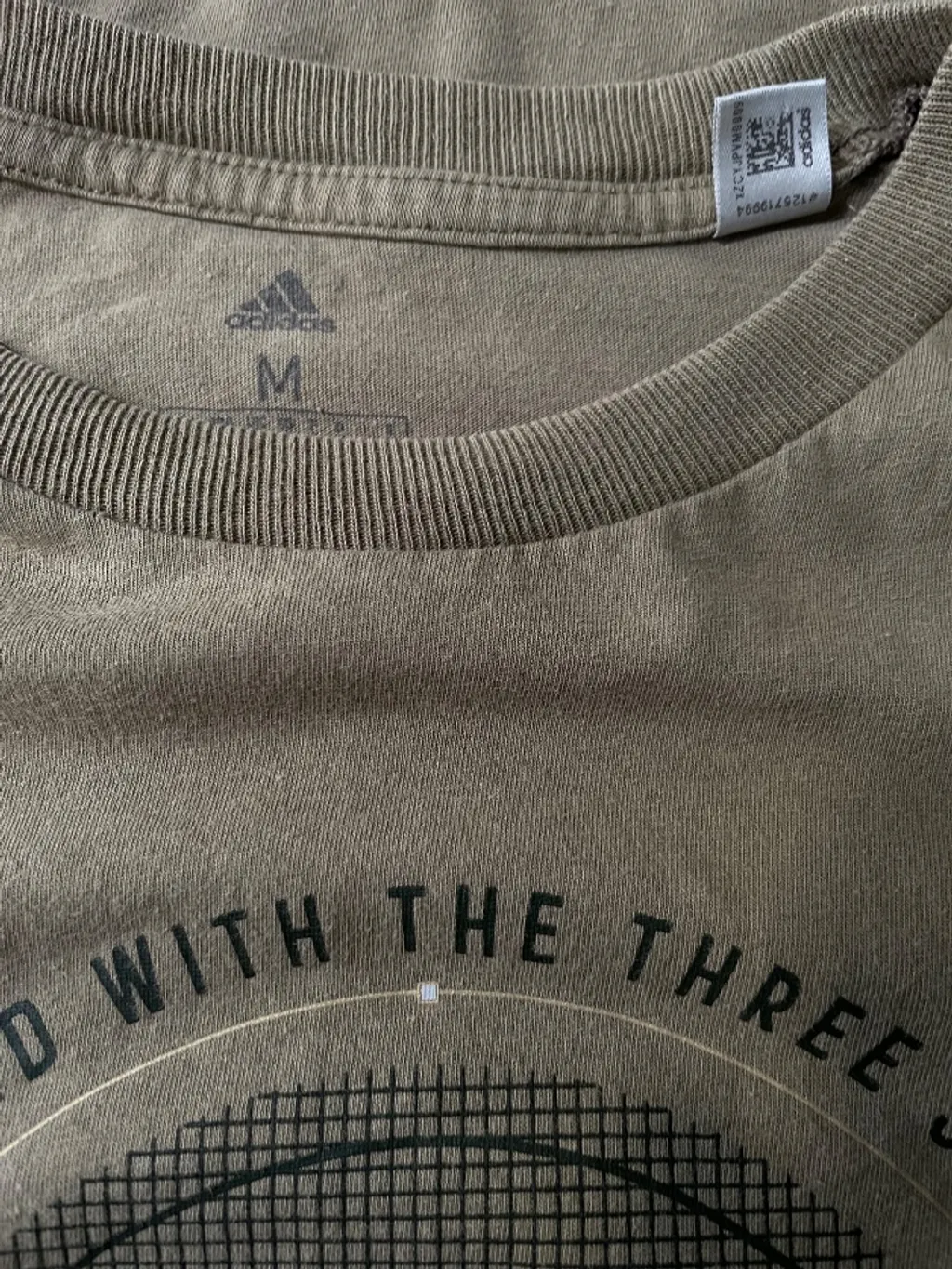 camiseta masculina adidas bege tam M
