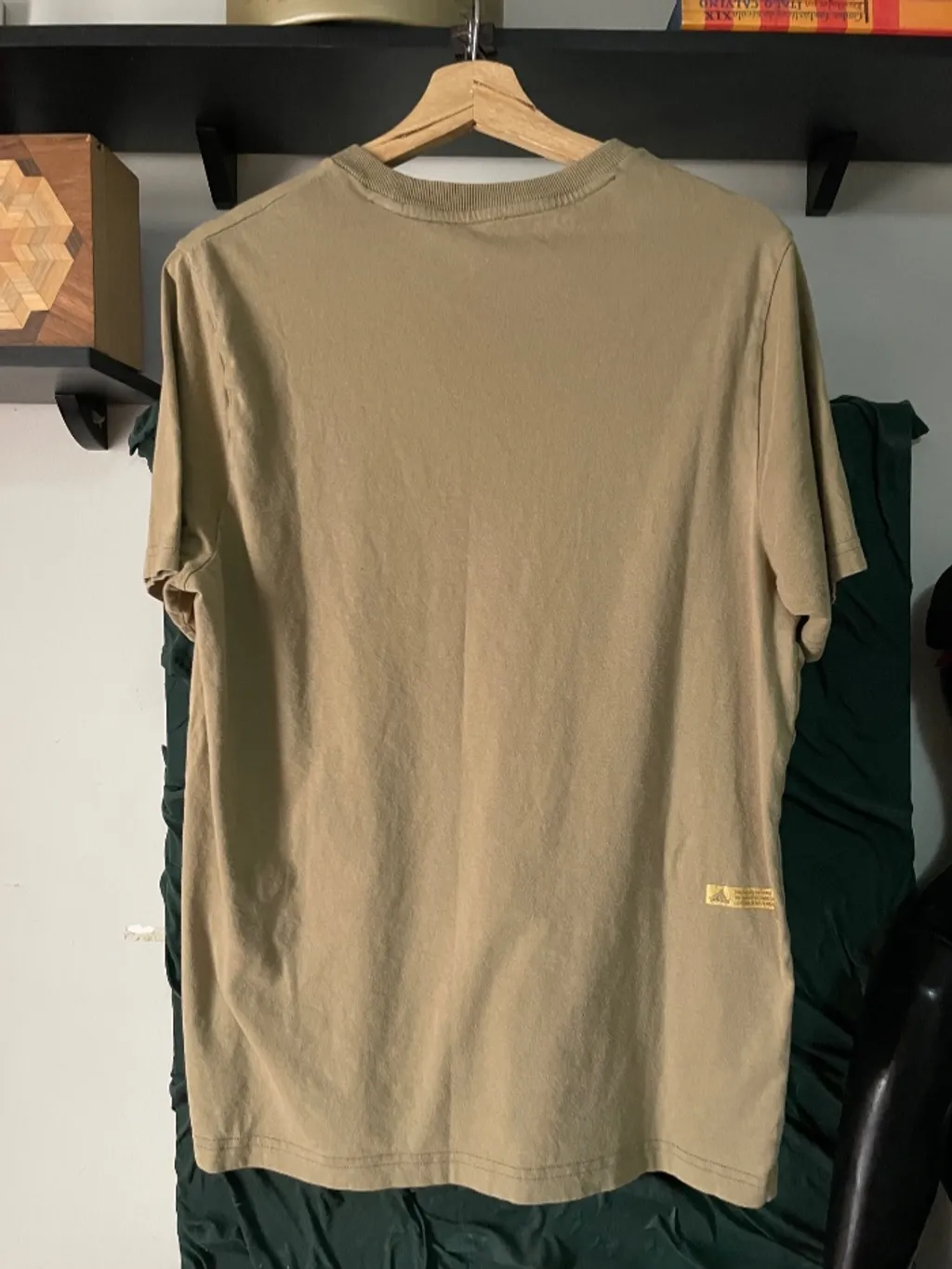 camiseta masculina adidas bege tam M