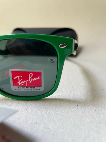 oculos de sol Rayban modelo wayfarer verde