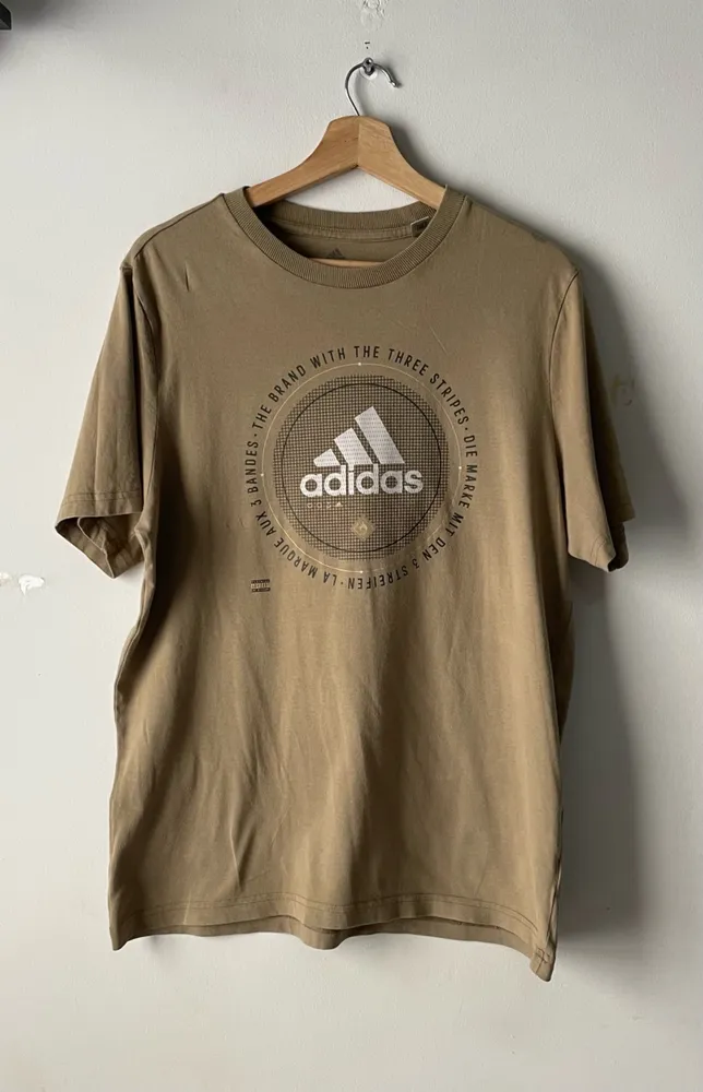 Camiseta Adidas universal embl tam M