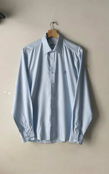camisa da marca indivudual azul claro tam 38