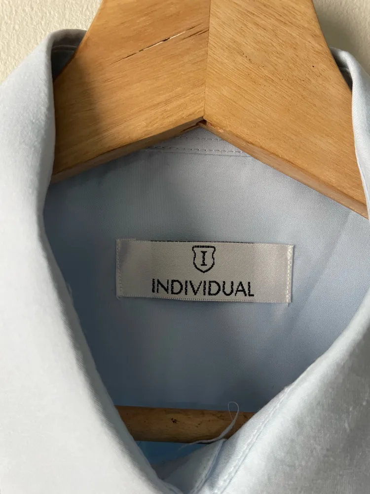 camisa da marca indivudual azul claro tam 38