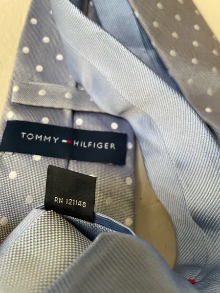 gravata semi slim Tommy Hilfiger seda pura