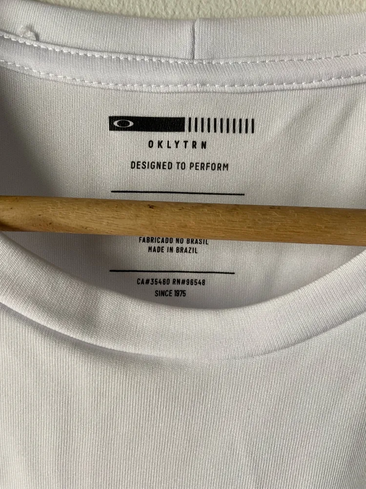 camiseta da marca oakley manga longa tam g