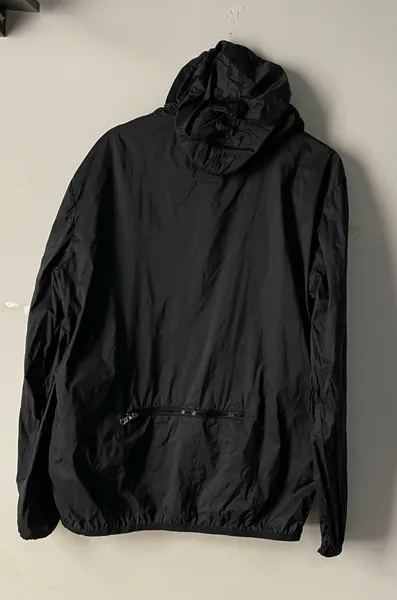 jaqueta corta vento lost tam m preto vira uma bag