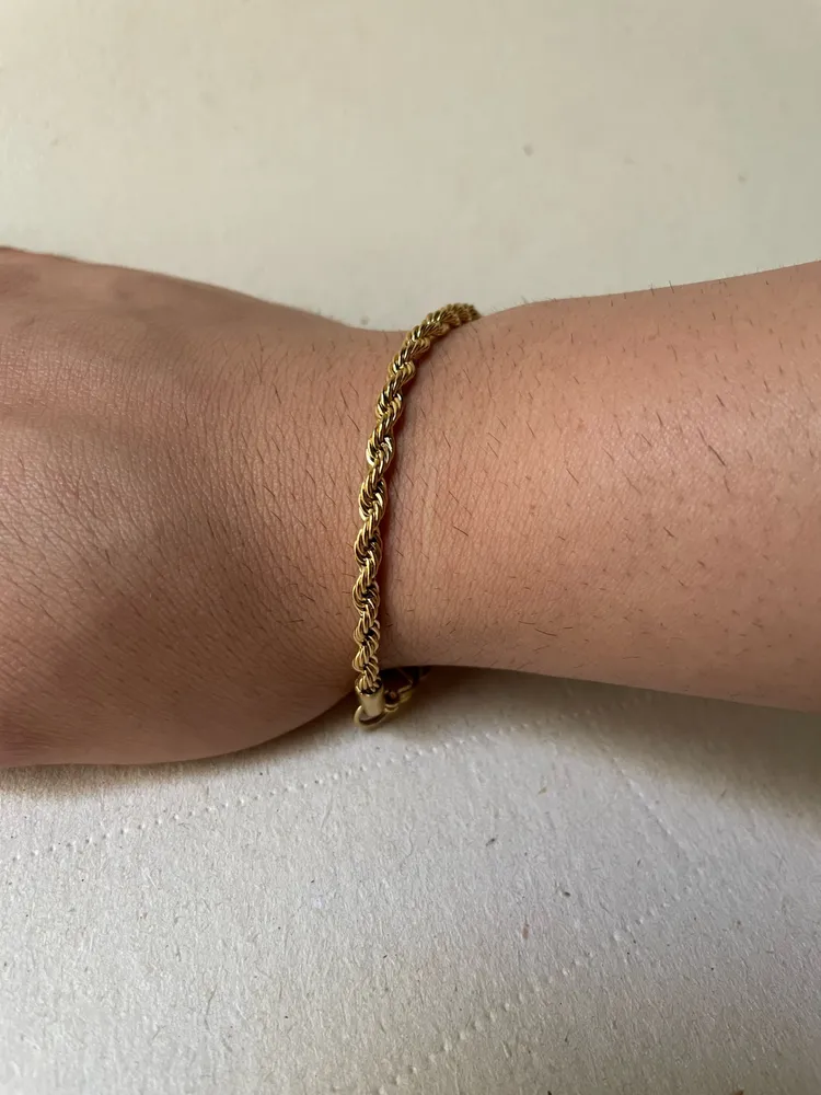 pulseira dourada em malha cordao baiano