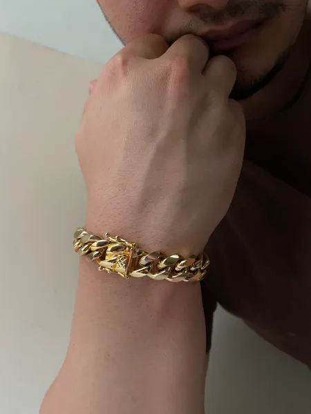 pulseira estilo miami cuban dourada