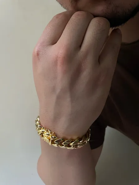pulseira estilo miami cuban dourada