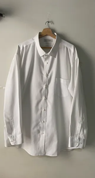 Camisa plus size Raphy branca tamanho 8