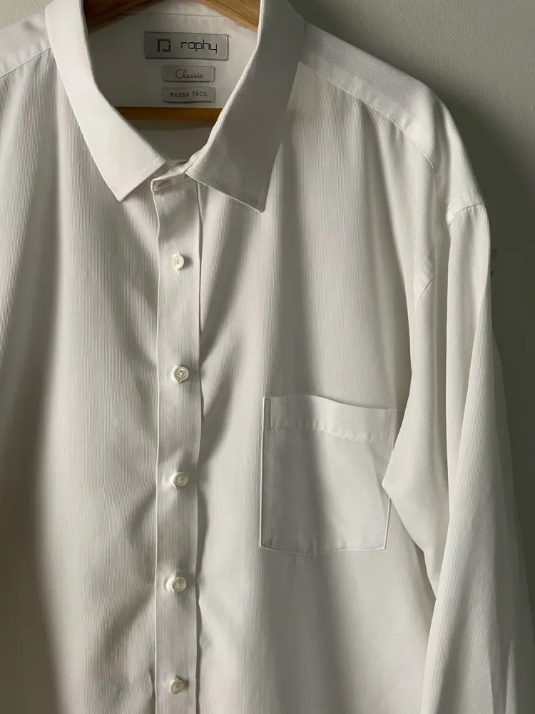 Camisa plus size Raphy branca tamanho 8