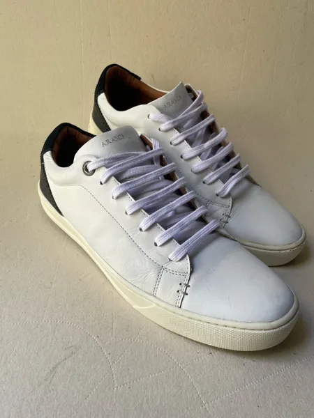 tenis da marca Aramis em couro legitimo branco tam 41