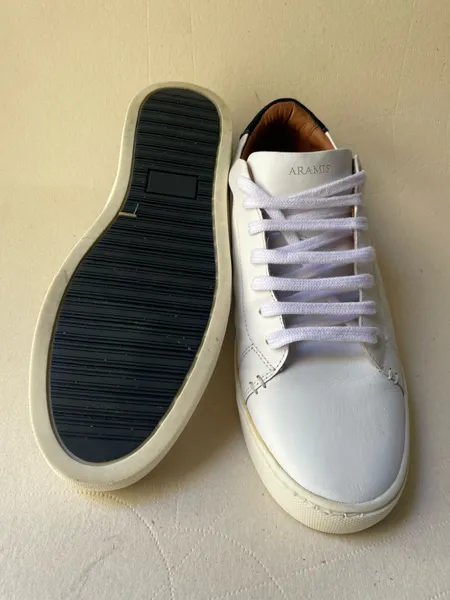 tenis da marca Aramis em couro legitimo branco tam 41
