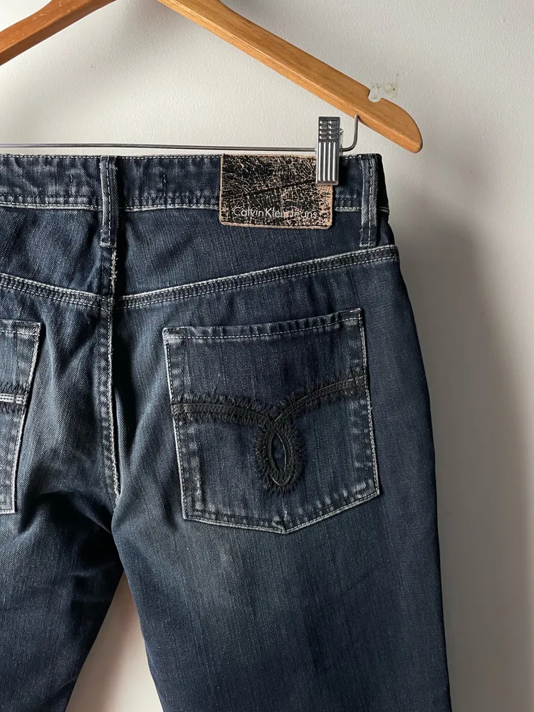 calça jeans calvin klein tamanho 40