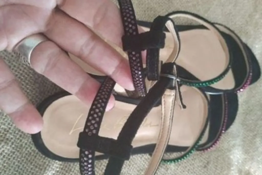 sandália colorida Luíza Barcelos 39