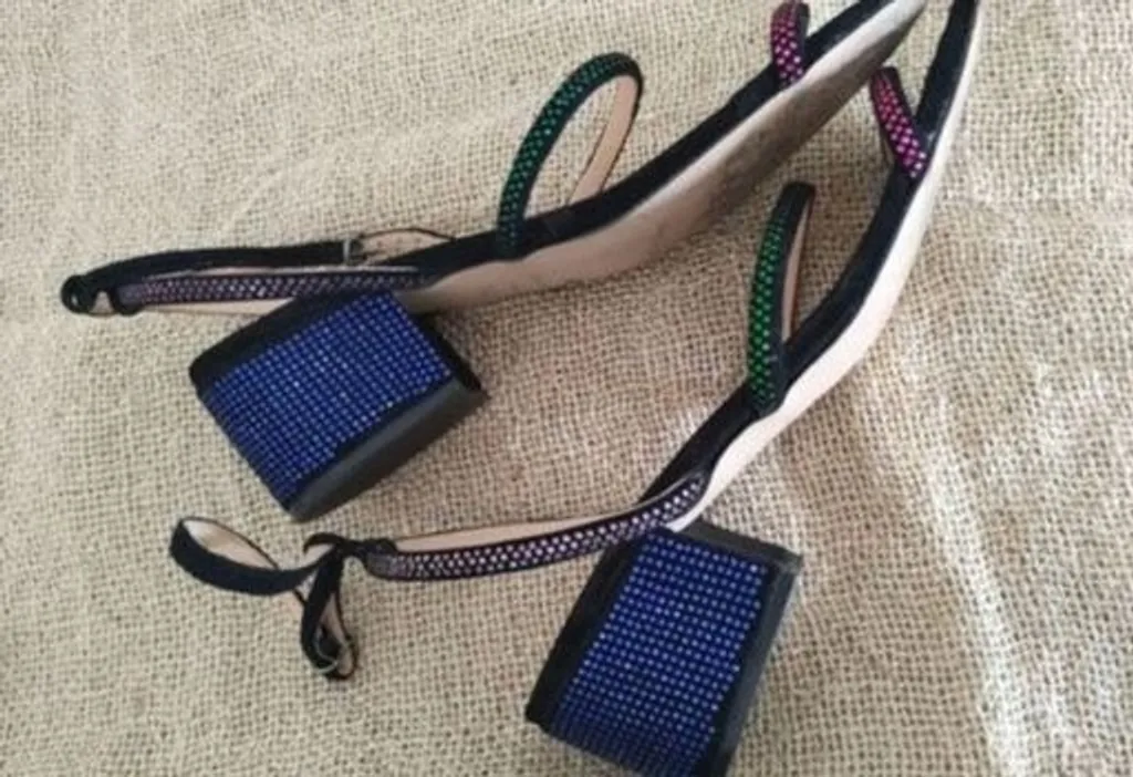 sandália colorida Luíza Barcelos 39