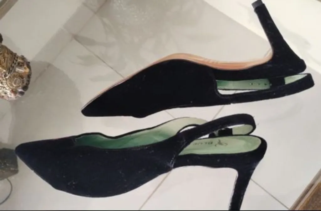 scarpin veludo Blue Bird