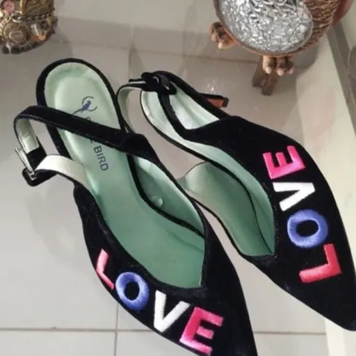 scarpin veludo Blue Bird