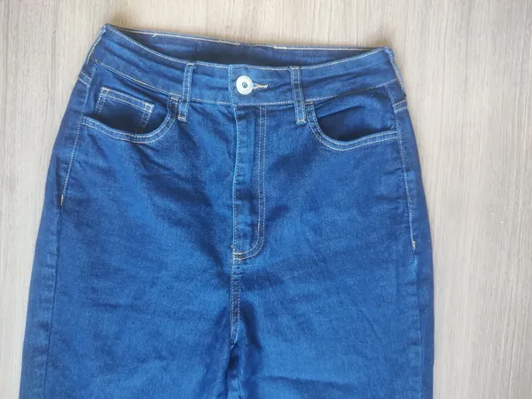 calca jeans escura colcci impecavel