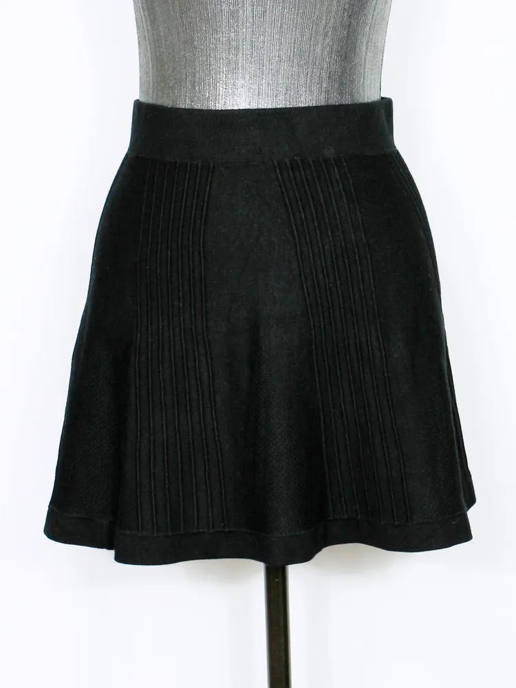 Saia mini tricot modal preto Le lis branc evasê - Ref. 6127
