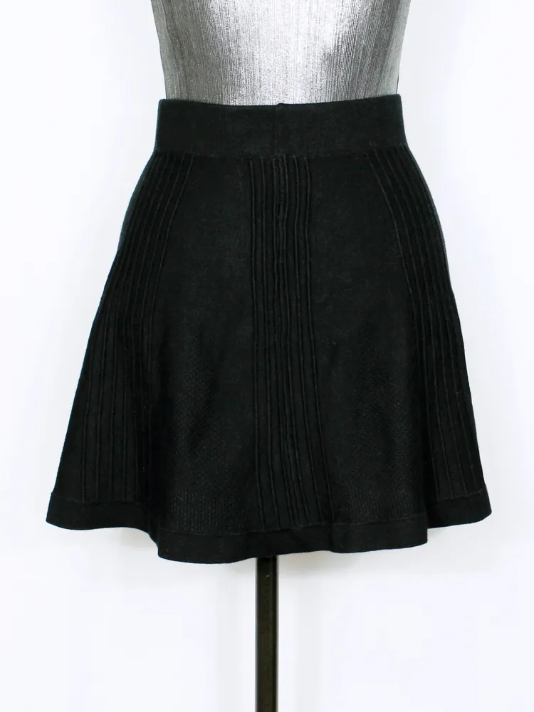 Saia mini tricot modal preto Le lis branc evasê - Ref. 6127