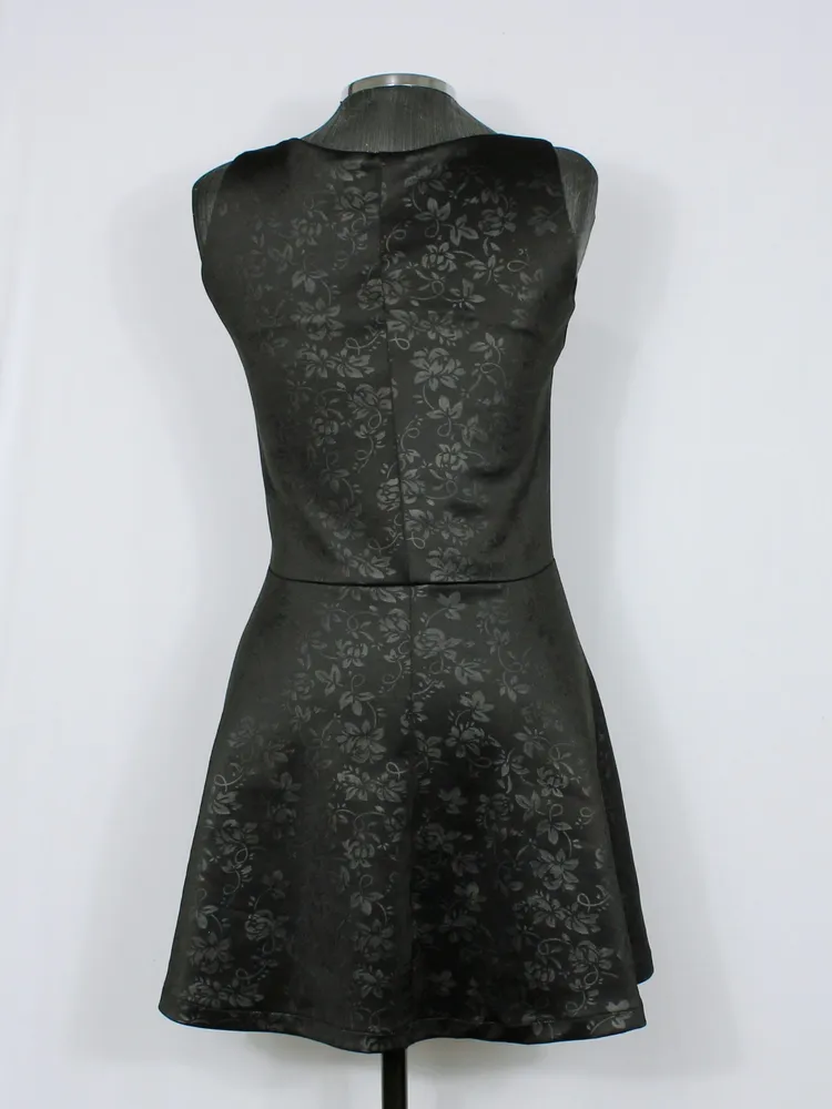 Vestido feminino curto godê preto floral - Ref. 6433