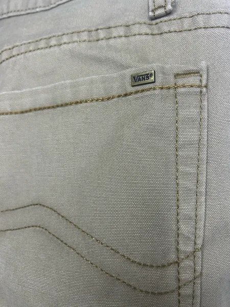 Calça vans