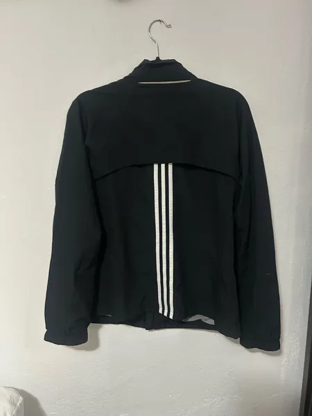 Casaco adidas preto tradicional